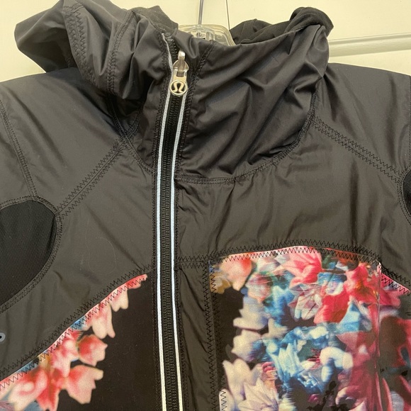 Lululemon Run Get Up And Glow black Jacket Spring Has Sprung Multi flower coat-6 - Picture 3 of 6